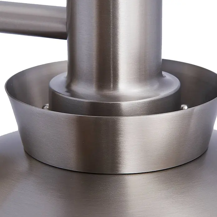 Lucande Außenwandleuchte Thais - alu / grau / zink, IP44 - Bauteil aus gebürstetem Metall mit Mittelsäule und ausgestelltem Sockel.