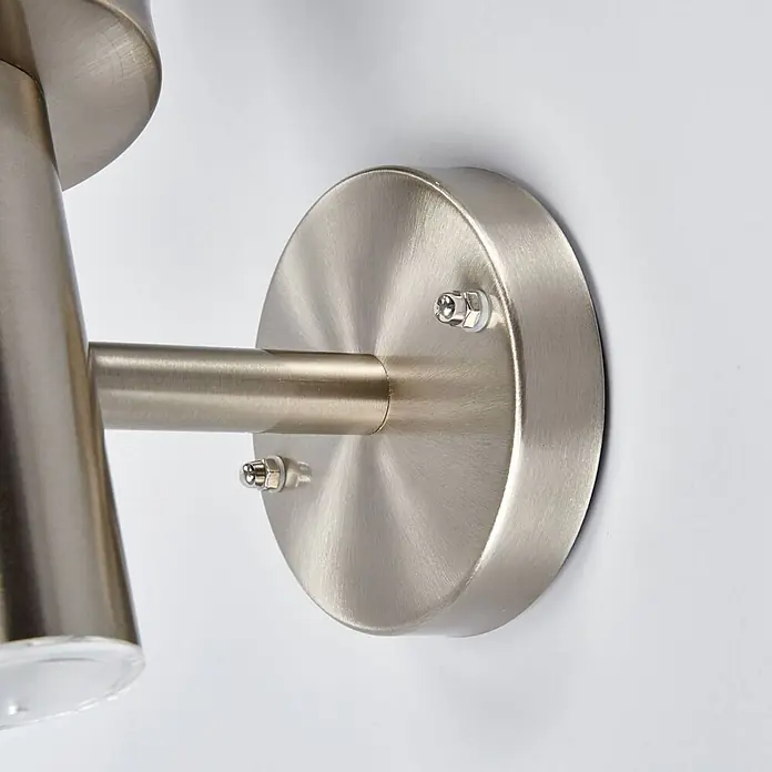Lindby Außenwandleuchte Djori - alu / grau / zink, IP44 - Wandleuchte aus gebürstetem Nickel mit runder Montageplatte und horizontalem Arm.