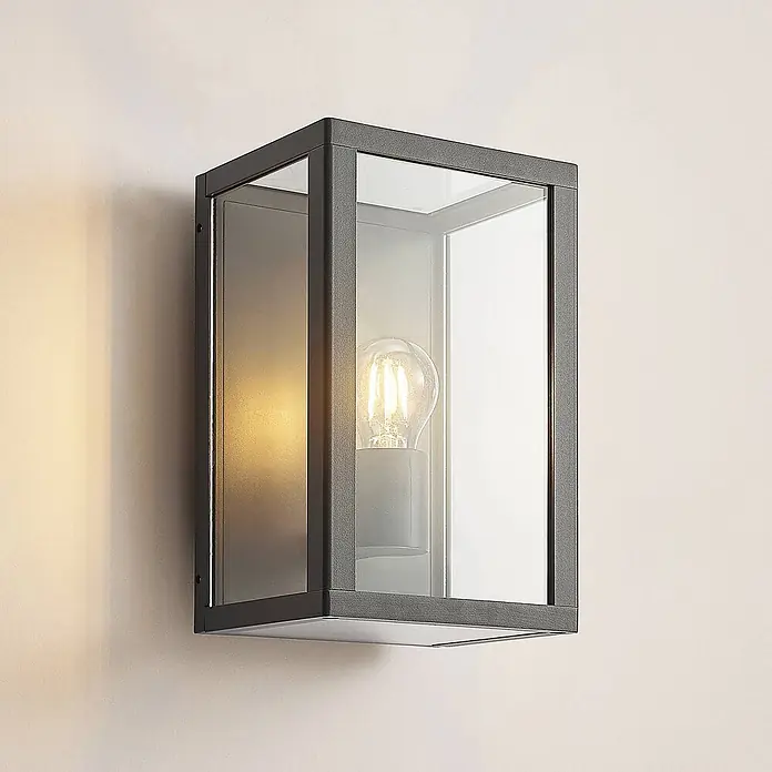 Lindby Außenwandleuchte Giavanna - 17,1 x 18 x 28 cm, schwarz, schwarz, IP44 - Dunkelgraue Metall-Außenwandleuchte mit Klarglas, bestückt mit einer Vintage-Glühfadenlampe.
