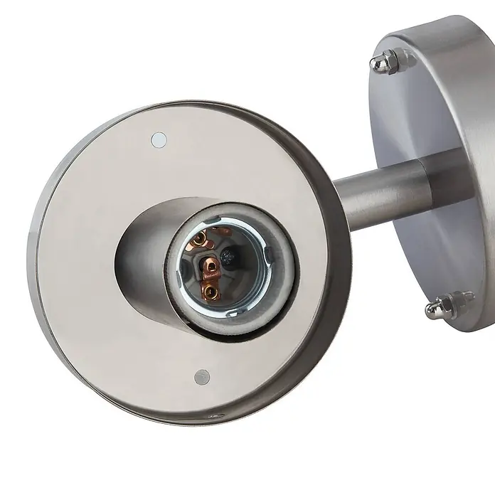 Lindby Außenwandleuchte Djori - alu / grau / zink, IP44 - Sockel einer Wandleuchte aus gebürstetem Metall mit sichtbarer Glühbirnenfassung.