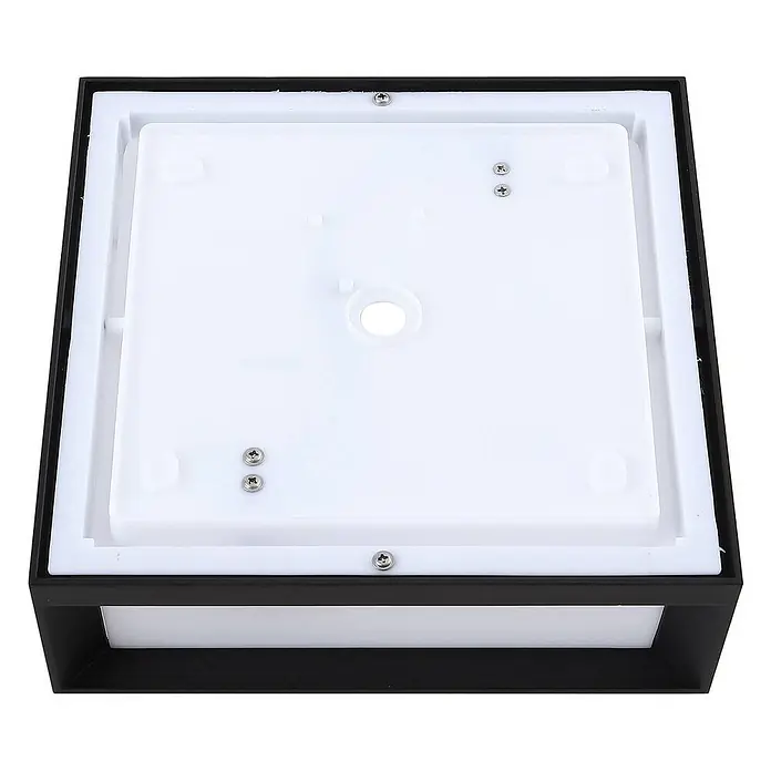 Lindby Außenwandleuchte Sivana - schwarz, schwarz, IP44 - Schwarze quadratische LED-Leuchte von oben, zeigt weiße Montageplatte mit Schrauben und zentraler Kabelöffnung.