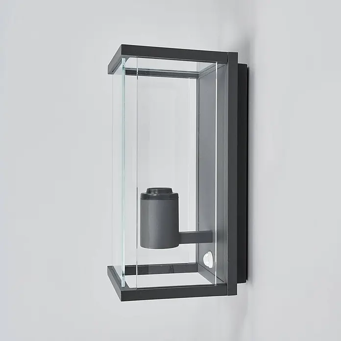Lucande Außenwandleuchte Annalea - schwarz, klar / transparent, IP54 - Dunkelgraue rechteckige Außenwandleuchte mit klaren Glasscheiben.