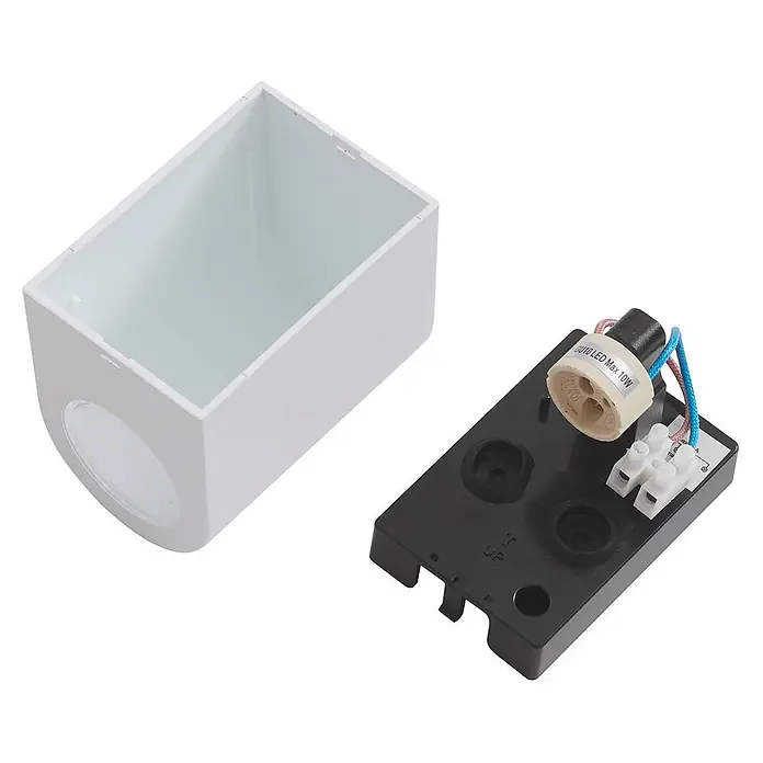 Prios Außenwandleuchte Irfan - weiß / opal, IP44 - Weißes, rechteckiges Wandleuchtengehäuse und sein schwarzes Elektromodul mit GU10 LED 10W Lampenfassung und Klemmleiste.
