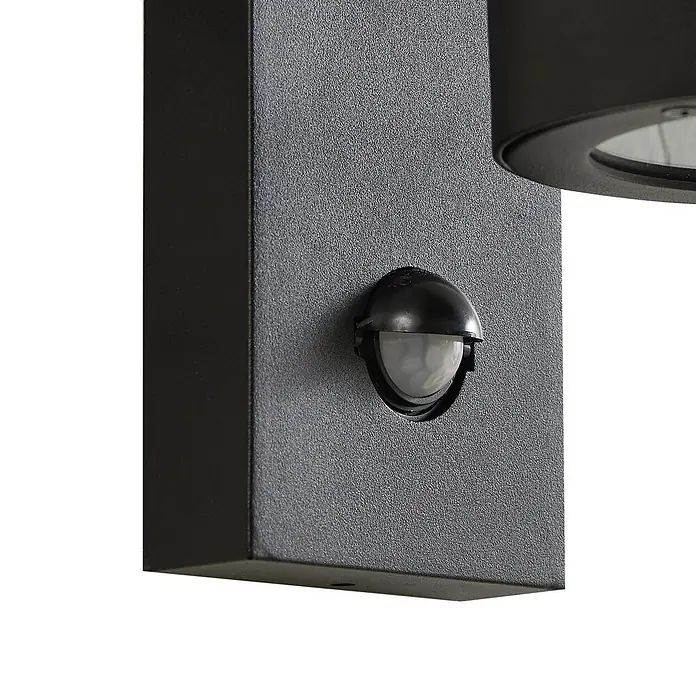 Lindby Außenwandleuchte Yrene - schwarz, schwarz, IP44 - Dunkelgraue/schwarze Außenwandleuchte mit integriertem Bewegungssensor.