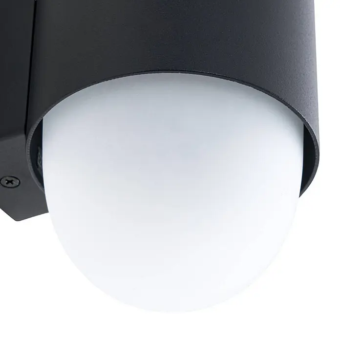 Lindby Wandleuchte aussen in schwarz, weiß, Aussenlampe Wand -  - Schwarze Außenwandleuchte mit texturierter Oberfläche und kugelförmigem weißem Diffusor.