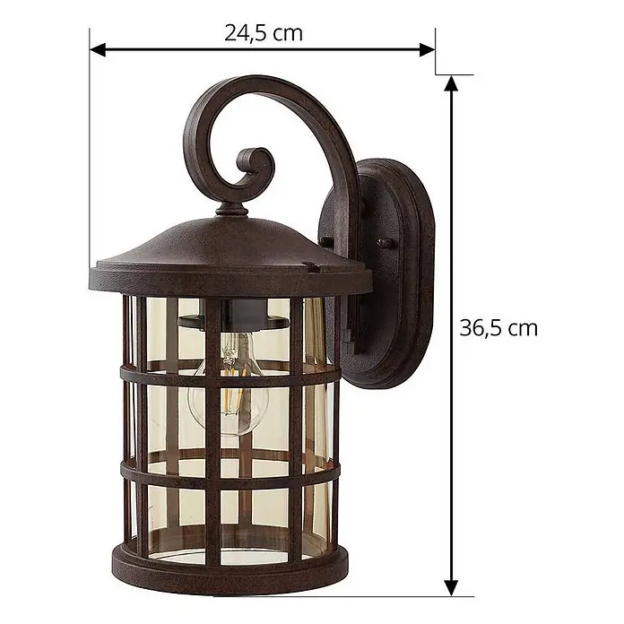 Lindby Wandleuchte aussen in rost, amber getönt, Aussenlampe Wand -  - Rostbraune Außenwandleuchte mit Bernsteinglas und geschwungenem Arm, 36,5 cm hoch.