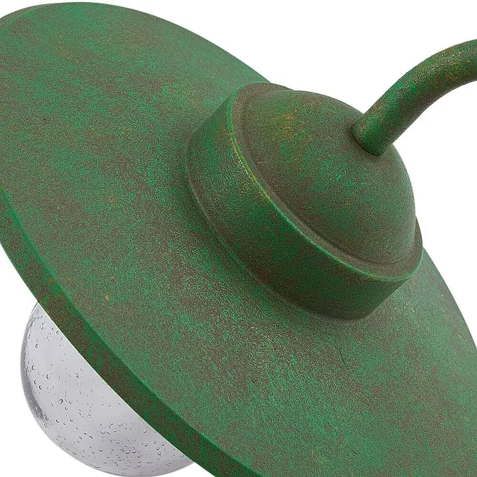 Lindby Außenwandleuchte Bilma - grün, IP44 - Grün patinierte Außenleuchte mit strukturierter Oberfläche und klarer, blasiger Glaskugel.