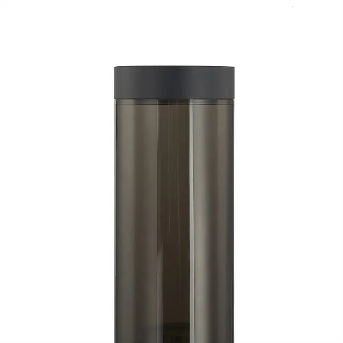 Lindby Außenwandleuchte Statius - 7,6 x 7,6 x 40 cm, schwarz, IP44 - Dunkelgrauer transluzenter zylindrischer Behälter mit festem dunkelgrauem Deckel.