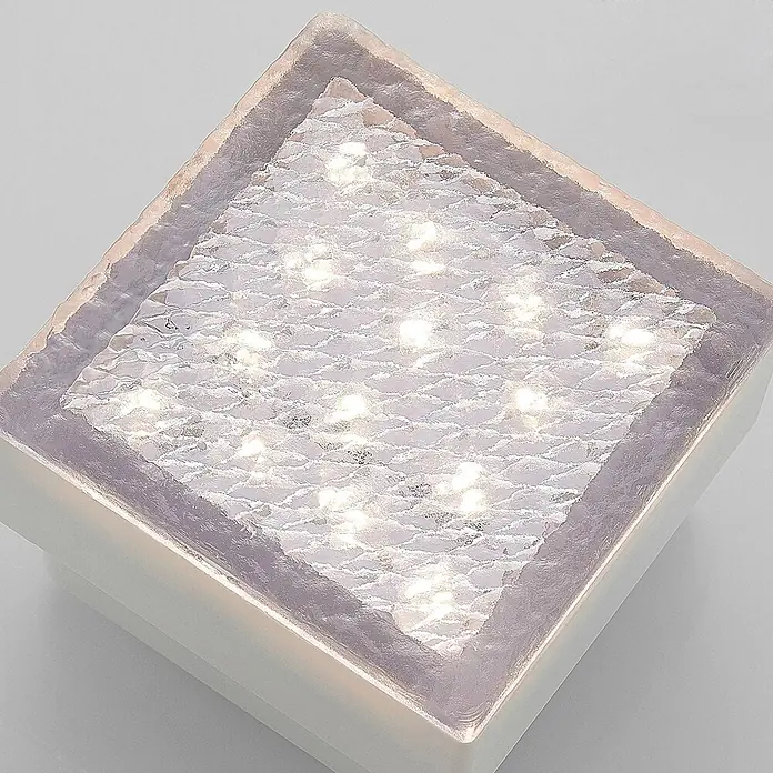 Prios LED-Gartenstrahler Ewgenie - 3.000 K, 10 x 10 x 6 cm - Quadratische weiße LED-Leuchte mit texturierter Klarabdeckung und leuchtenden LEDs.