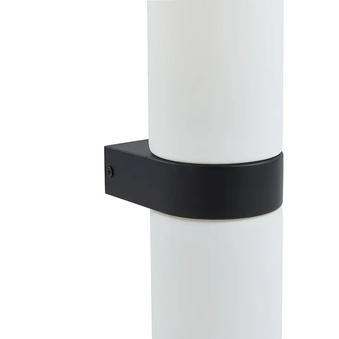 Lucande Wandleuchte Basolo - weiß / opal, E14 - Weißer zylindrischer Leuchtkörper mit schwarzer Wandhalterung.