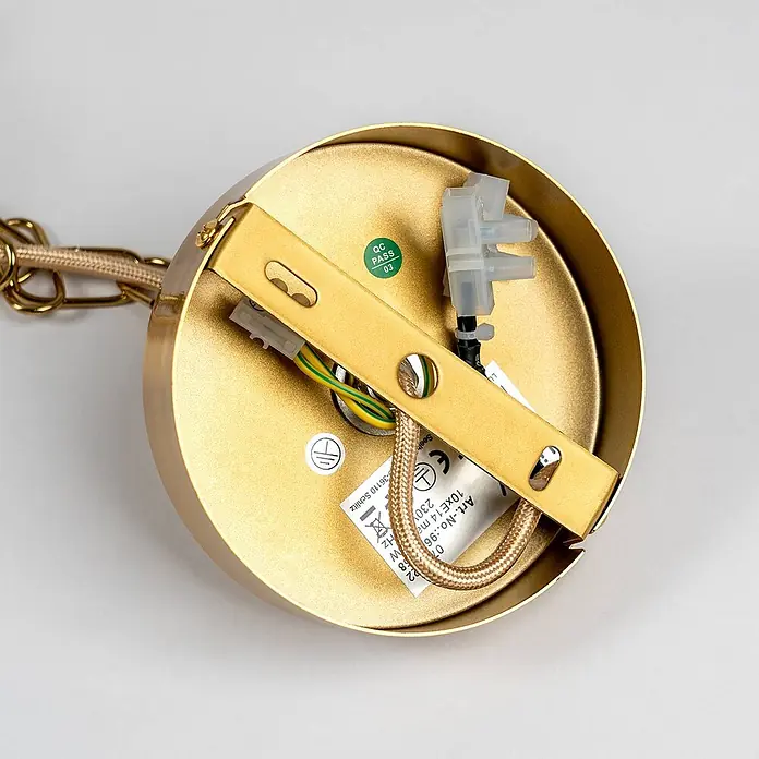 Lindby Kronleuchter Elanova - messing, E14 - Goldene Deckenrosette für eine Pendelleuchte mit Innenverkabelung und Montagehalterung.