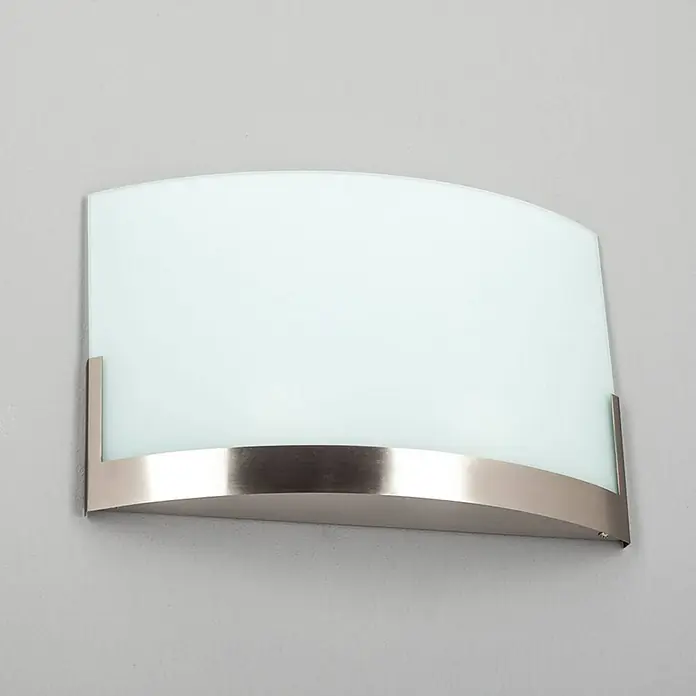 Lindby Wandleuchte Karla - L x B x H: 7,5 x 33 x 22 cm, alu / grau / zink, weiß / opal, E27 - Wandleuchte mit halbrundem Milchglasschirm und gebürstetem Metallsockel.