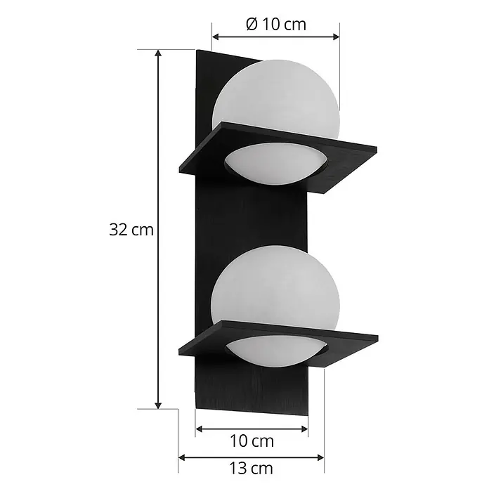Lucande Wandleuchte Kulka - L x B x H: 13 x 13 x 32 cm, schwarz, G9 - Schwarze Wandleuchte mit zwei weißen Kugel-Diffusoren, Maße: 32 cm hoch, 10 cm Kugel-Durchmesser, 13 cm Gesamttiefe, 10 cm Basistiefe.