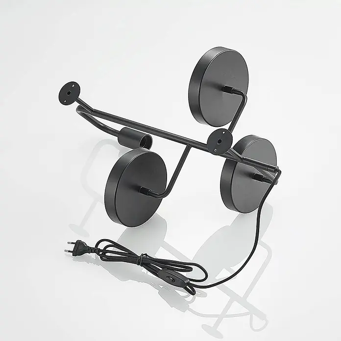 Lindby Wandleuchte Hanjo - schwarz, E27 - Schwarze Wandleuchte aus Metall mit drei verstellbaren runden Köpfen, Stromkabel und EU-Stecker.