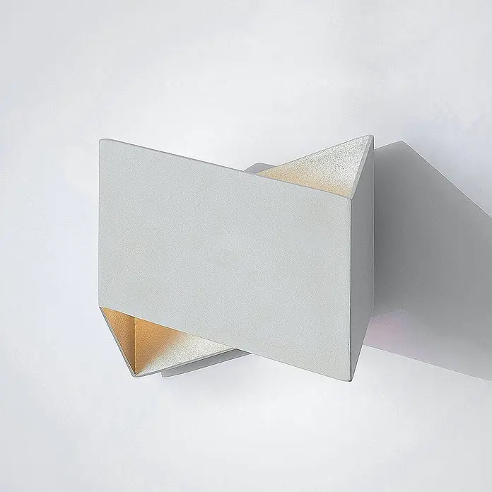 Arcchio Wandleuchte Assona - L x B x H: 9,2 x 23 x 16,5 cm, weiß / opal, G9 - Geometrische hellgraue Auf-Ab-Wandleuchte, die warmes Licht an die Wand wirft.