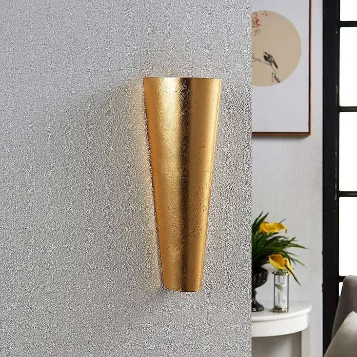 Lindby Wandleuchte Conan - messing / gold, messing / gold, G9 - Goldene, konische Wandleuchte mit strukturierter Oberfläche.
