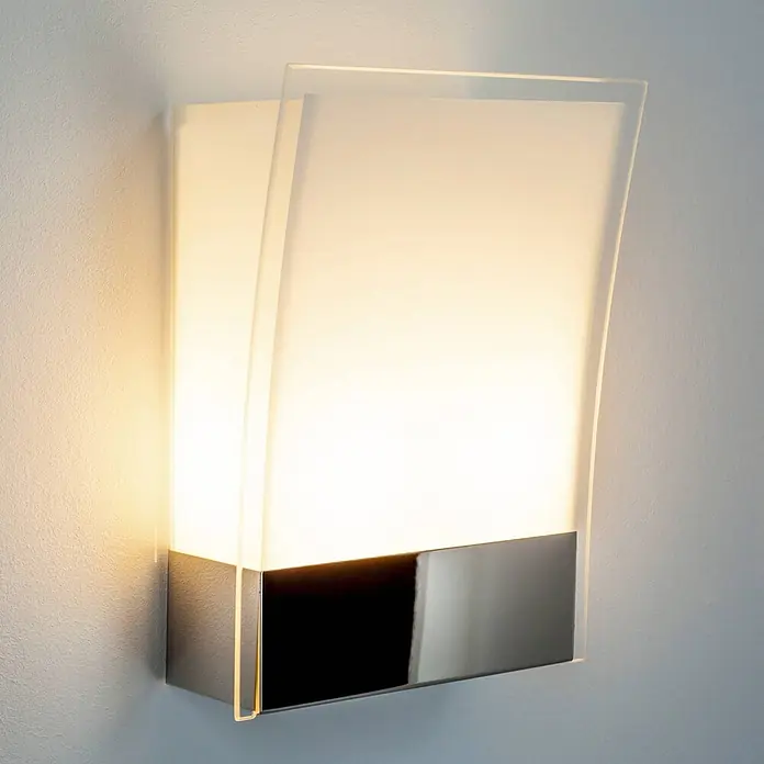 Lindby Wandleuchte Malthe - L x B x H: 11 x 19,5 x 26,5 cm, chrom / silber, weiß / opal, E27 - Moderne LED-Wandleuchte mit mattierter weißer Diffusorplatte und poliertem Chromsockel, strahlt warmes Licht aus.