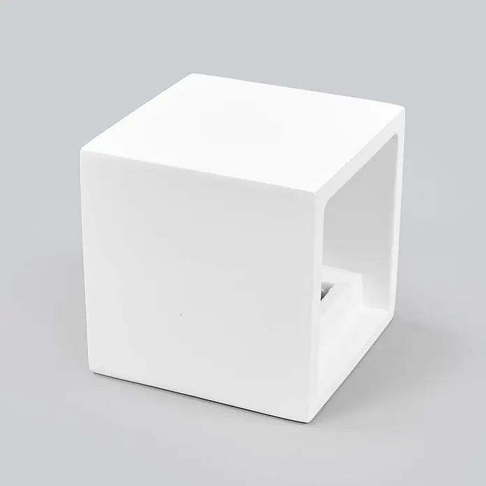 Lindby Wandleuchte Freja - weiß / opal, G9 - Weiße kubische Wandleuchte mit offener Vorderseite.
