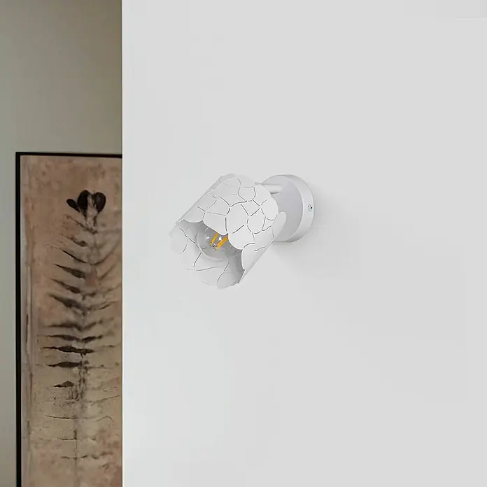 Lindby Wandleuchte Aralena - weiß / opal, weiß / opal, E27 - Weiße Wandleuchte mit gemustertem Schirm und sichtbarer klarer Glühbirne.