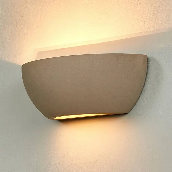 Lindby Wandleuchte Renata - alu / grau / zink, E14 - Beige, gewölbte Wandleuchte mit indirekter Auf- und Abwärtsbeleuchtung.