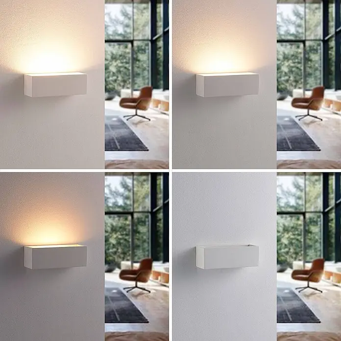 Lindby Wandleuchte Santino - L x B x H: 7,5 x 21,8 x 7,5 cm, weiß / opal, G9 - Weiße rechteckige Wandleuchte beleuchtet eine strukturierte Wand, gezeigt in verschiedenen warmen Lichtstimmungen und ausgeschaltet in einem modernen Raum.