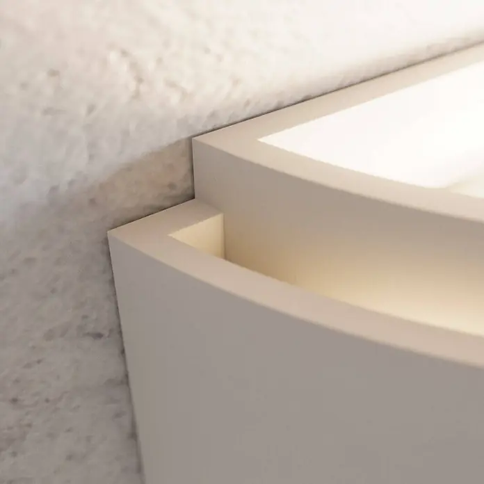 Lindby Wandleuchte Cassian - L x B x H: 12 x 32 x 13 cm, weiß / opal, E14 - Moderne, hellbeige Wandleuchte mit abgestufter, geschwungener Form, die warmes Licht nach oben und aus einer Vertiefung abgibt.