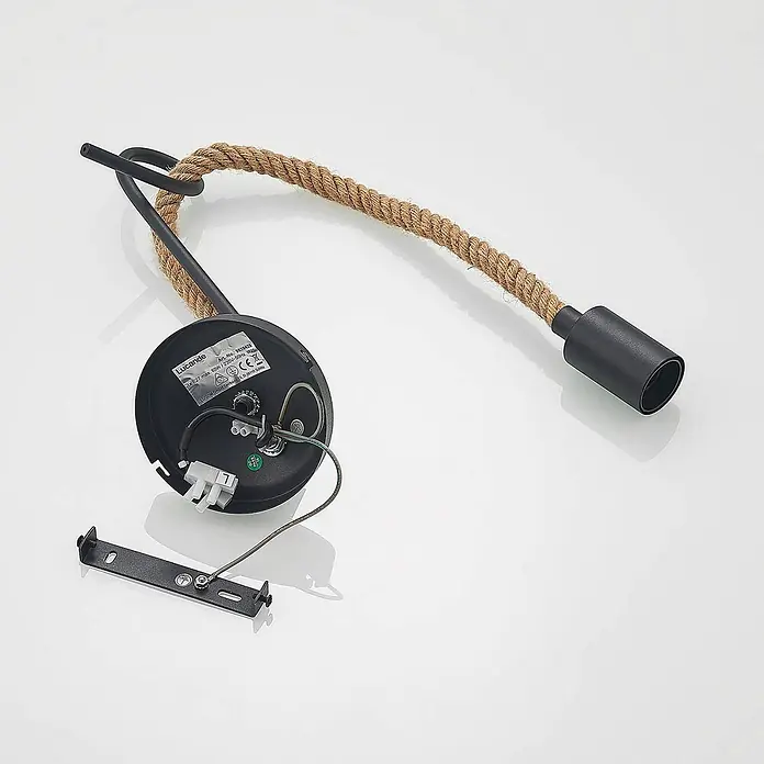 Lucande Wandleuchte Ropina - schwarz, E27 - Schwarze Deckenleuchte mit gebogenem Arm und Juteseil, verbunden mit schwarzer Lampenfassung und separater Montagehalterung.