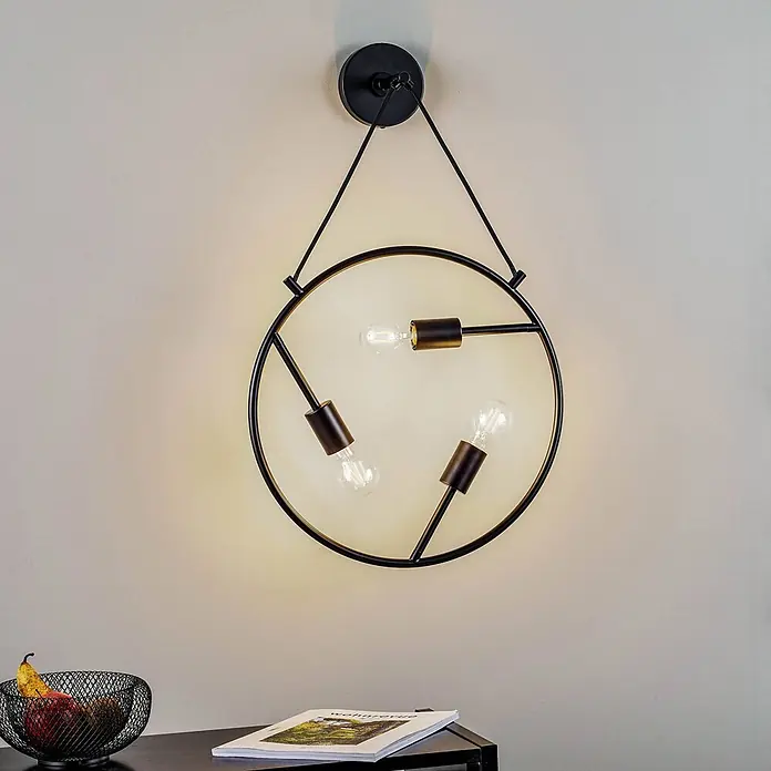Lucande Wandleuchte Linnard - L x B x H: 45 x 45 x 65,5 cm, schwarz, E27 - Schwarze Wandleuchte aus Metall mit drei freiliegenden Glühbirnen in Kreisform.