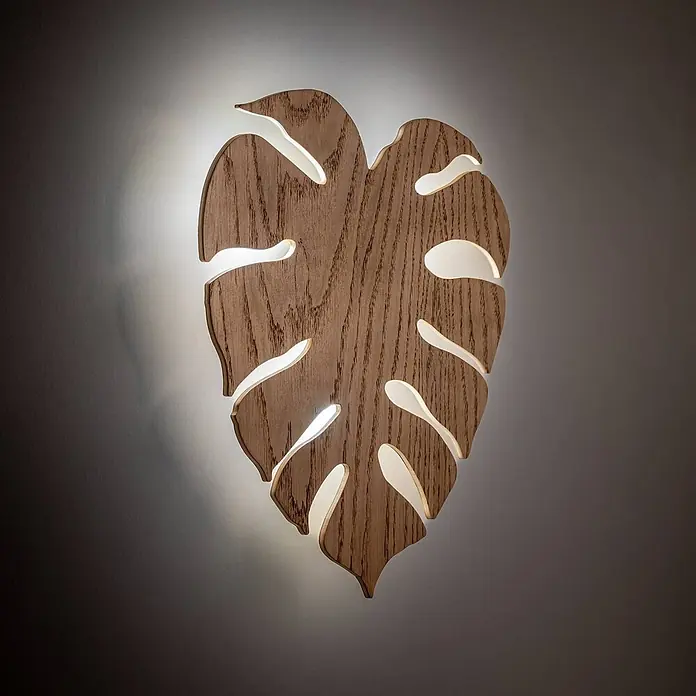 Envostar Wandleuchte Folah - L x B x H: 5 x 35 x 40 cm, Holz hell, Holz hell, G9 - Hölzerne Monstera-Blatt-Wandleuchte, hinterleuchtet, mit beleuchteten Ausschnitten.