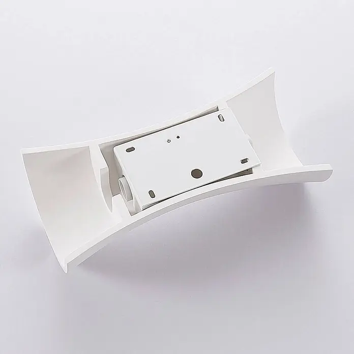 Lindby Wandleuchte Edon - L x B x H: 7,5 x 15 x 30 cm, weiß / opal, E14 - Weißes, geschwungenes Leuchtengehäuse mit zentraler Montageplatte.