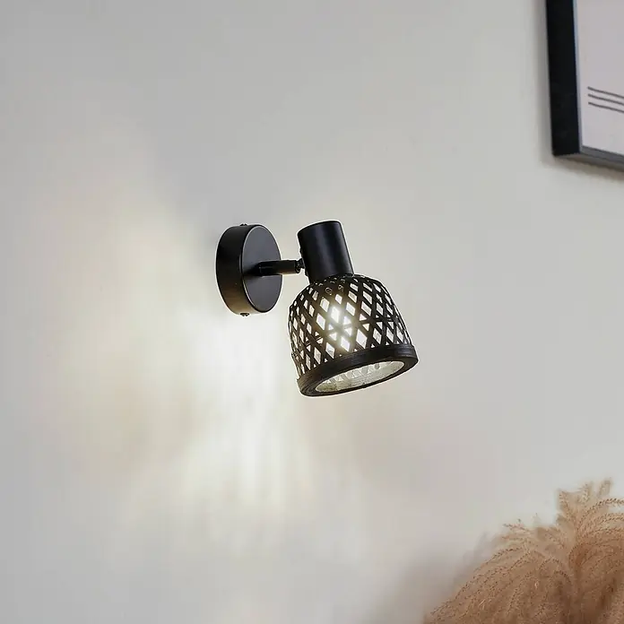 Lindby Wandleuchte Eskil - L x B x H: 10 x 10 x 15,8 cm, schwarz, E14 - Schwarze Wandleuchte mit beleuchtetem, geflochtenem schwarzem Schirm.