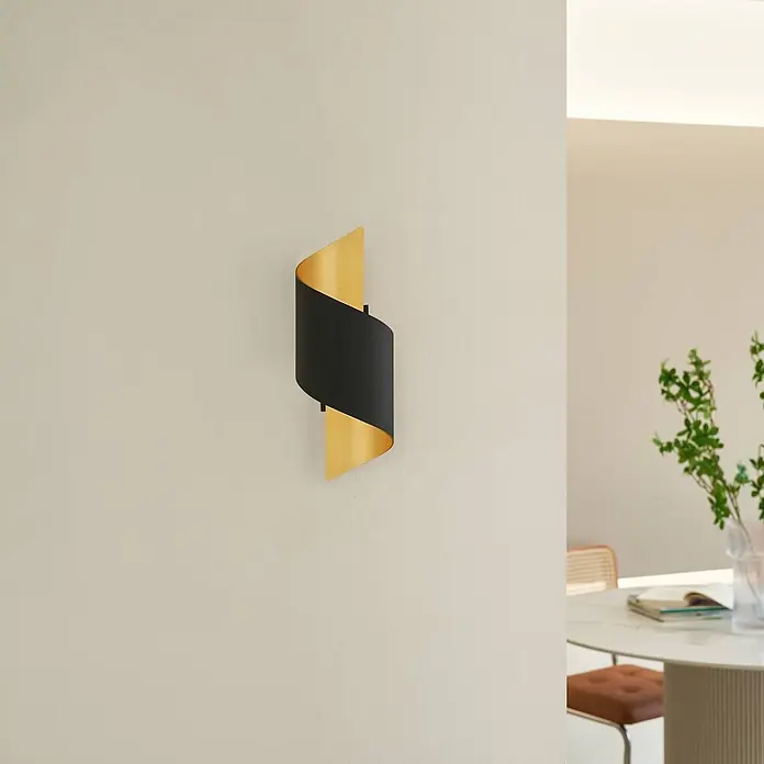 Lindby Wandleuchte Desirio - L x B x H: 10,5 x 8 x 24 cm, schwarz, G9 - Moderne schwarze und goldene geschwungene Wandleuchte.