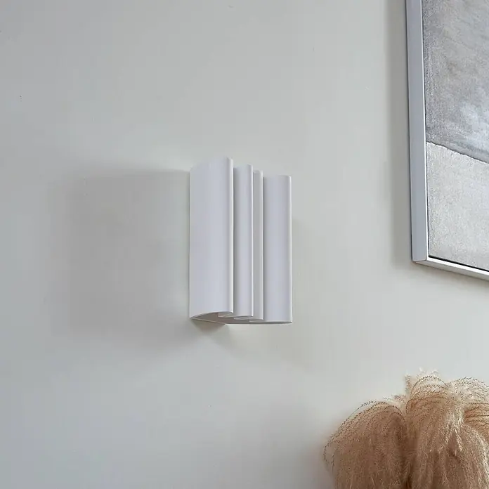 Lindby Wandleuchte Novali AI - L x B x H: 11 x 22 x 25,7 cm, weiß / opal, weiß / opal, G9 - Moderne weiße Wandleuchte mit geschichtetem, geschwungenem Design.