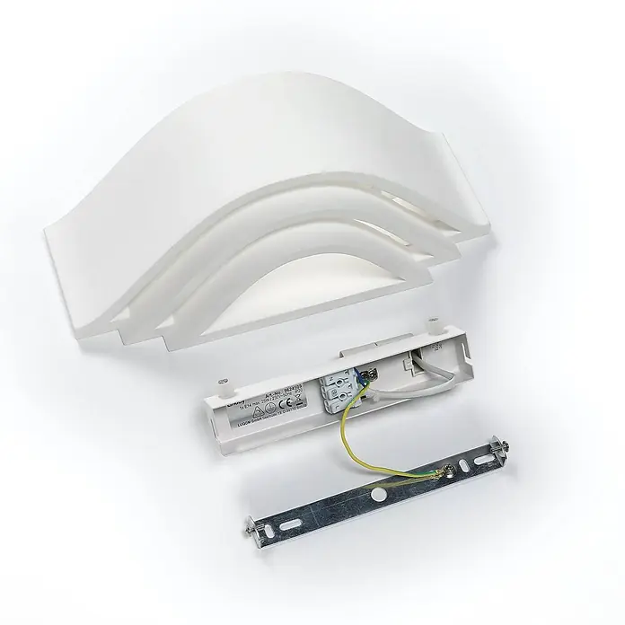 Lindby Wandleuchte Lucien - L x B x H: 12 x 32 x 13 cm, weiß / opal, E14 - Weiße, geschichtete Wandleuchten-Komponenten: geschwungener Schirm, Elektrogehäuse und Montagehalterung.
