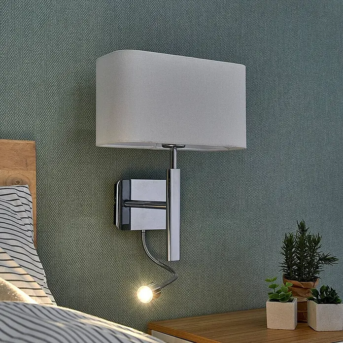 Lucande Wandleuchte Jettka - L x B x H: 18 x 28 x 63 cm, chrom / silber, E27 - Wand-Nachttischlampe mit rechteckigem grauen Stoffschirm, Chromfuß und verstellbarer LED-Leselampe.
