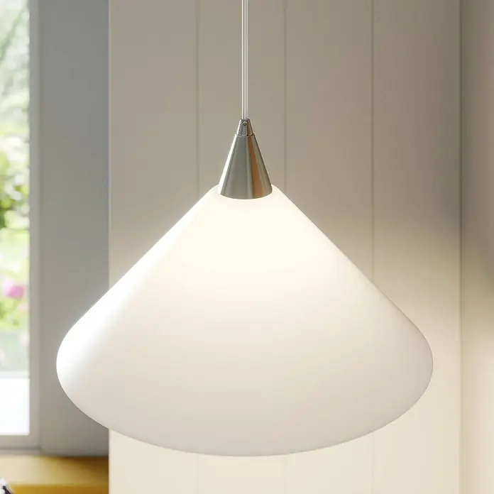 Lindby Pendelleuchte Petra - L x B x H: 40 x 40 x 17 cm, weiß / opal, weiß, E27 - Weiße konische Glas-Pendelleuchte mit gebürsteter Metalloberseite, aufgehängt und sanft leuchtend.