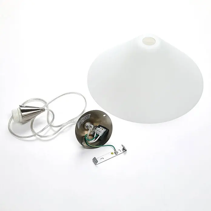 Lindby Pendelleuchte Petra - L x B x H: 40 x 40 x 17 cm, weiß / opal, weiß, E27 - Einzelteile einer Pendelleuchte: opaler Glasschirm, silberne Lampenfassung, Kabel, Deckenrosette, und Montagebügel.