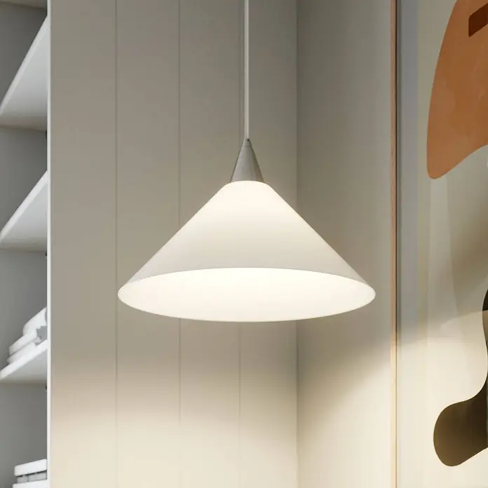 Lindby Pendelleuchte Petra - L x B x H: 40 x 40 x 17 cm, weiß / opal, weiß, E27 - Weiße konische Pendelleuchte hängt und leuchtet in einem modernen Interieur.