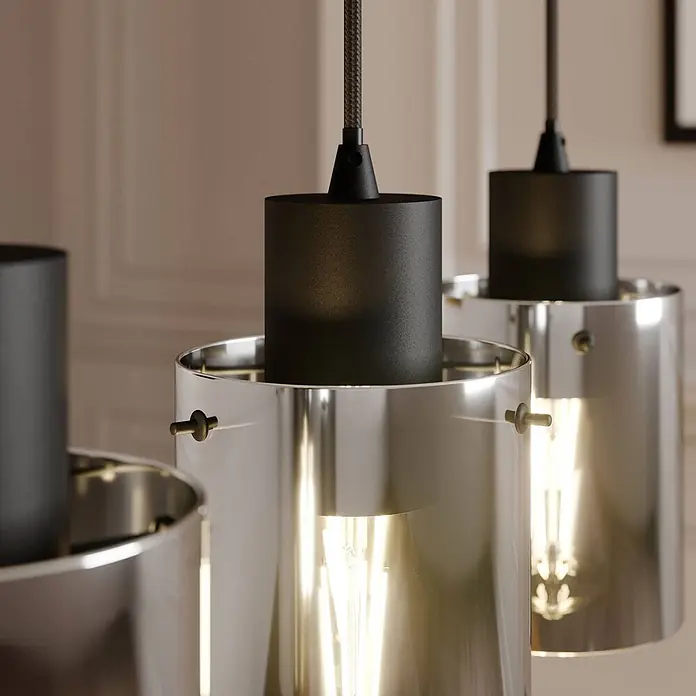 Lindby Pendelleuchte Kourtney - L x B x H: 75 x 12 x 18 cm, alu / grau / zink, Schwarz, rauchgrau, E27 - Moderne Pendelleuchten mit schwarzen Gehäusen und glänzenden Silberschirmen, die warmes Licht werfen.