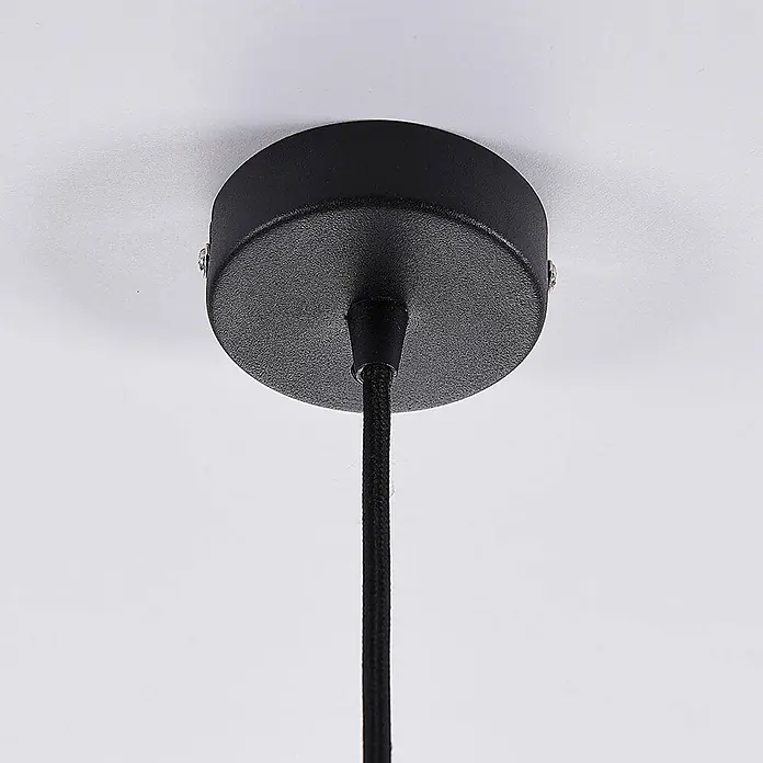 Lindby Pendelleuchte Jasminka - L x B x H: 15,5 x 15,5 x 20 cm, schwarz, Schwarz, gold, E27 - Schwarze, texturierte Deckenrosette für eine Pendelleuchte mit geflochtenem Kabel.