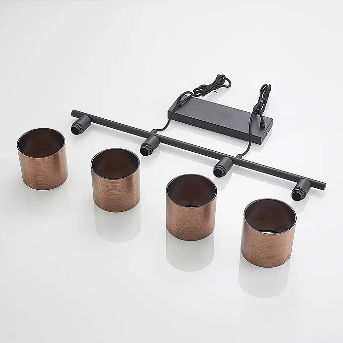 Lindby Pendelleuchte Joudy - L x B x H: 75 x 12 x 11 cm, bronze / altmessing, bronze dunkel, Schwarz matt, E14 - 4-flammige Deckenbalkenleuchte mit schwarzem Metallgestell und gebürsteten Kupferzylinderschirmen.