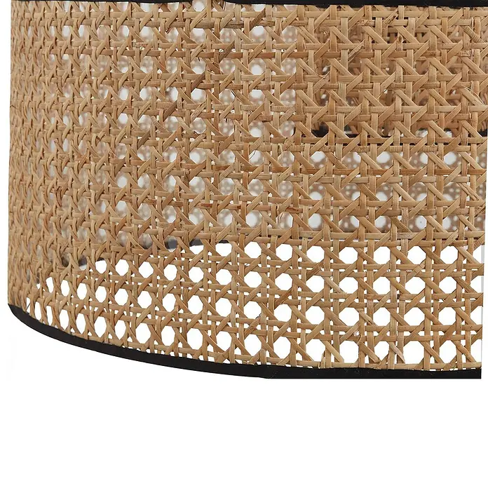 Lindby Pendelleuchte Otso - L x B x H: 40 x 40 x 17 cm, Holz hell, holz hell, E27 - Nahaufnahme von natürlichem Rattangeflecht mit offenem Webmuster und schwarzer Kante.