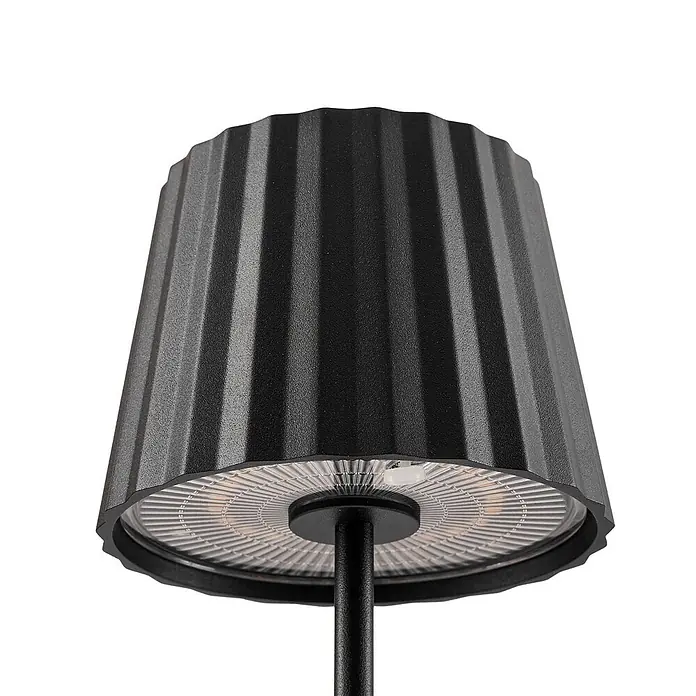 Lindby Tischleuchte Esali - L x B x H: 11 x 11 x 28,5 cm, schwarz, schwarz - Schwarzer, texturierter, gerippter konischer Lampenschirm mit integriertem Lichtdiffusor, von unten gesehen.