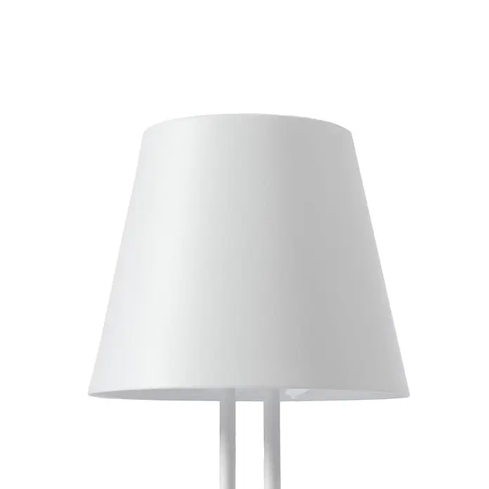 Lindby Tischleuchte Janea - weiß / opal, weiß / opal - Weißer konischer Lampenschirm auf einem weißen Lampenfuß.