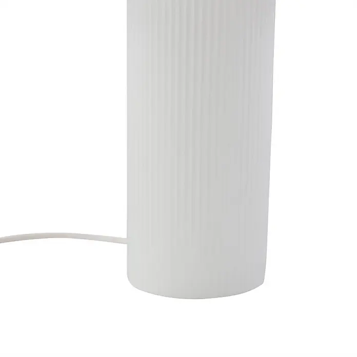 Lindby Tischleuchte Sorscha - L x B x H: 26 x 26 x 43 cm, weiß / opal, weiß / opal, E27 - Weißer geriffelter zylindrischer Lampenfuß mit weißem Kabel.