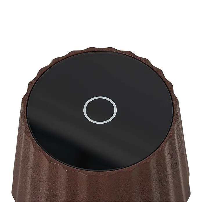 Lindby Tischleuchte Esali - L x B x H: 11 x 11 x 28,5 cm, braun / rost, braun / rost - Draufsicht auf ein braunes, strukturiertes Gerät mit schwarzer Kreisfläche und weißem Bedienring.