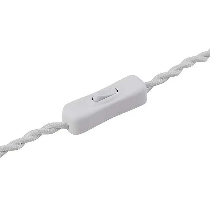 Lindby Tischleuchte Nielson - creme / amber, weiß / opal, E27 - Weißer Zwischenschalter an einem weißen geflochtenen Elektrokabel.