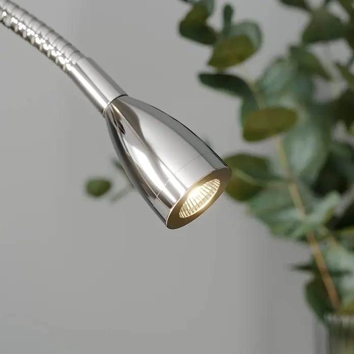Lindby Tischleuchte Benjiro - L x B x H: 30 x 30 x 52,5 cm, chrom / silber, weiß / opal, E27 - Polierte Chrom-Schwanenhalslampe mit leuchtendem warmweißem LED-Licht.