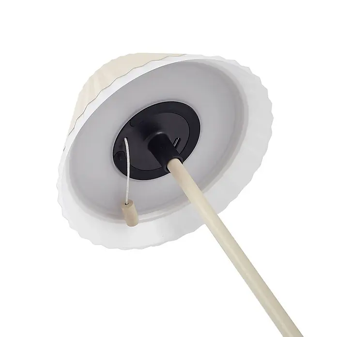 Lindby Tischleuchte Ilvi - L x B x H: 17,5 x 17,5 x 35 cm, creme / amber, creme / amber - Unterseite eines cremefarbenen plissierten Lampenschirms mit weißem Inneren, schwarzer Befestigung, beigem Stab und Zugkordel mit Holzknebel.