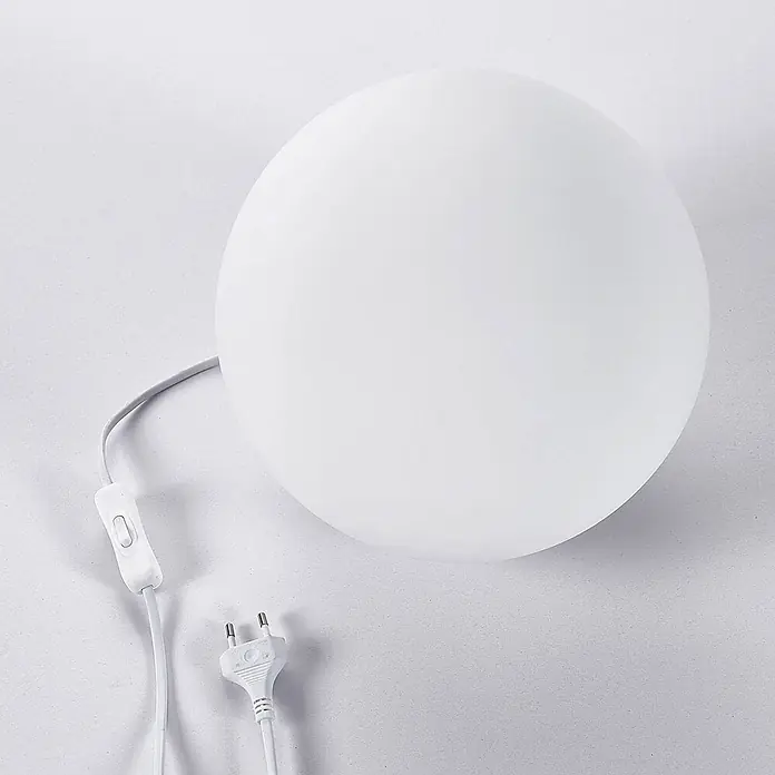Lindby Tischleuchte Marike - L x B x H: 25 x 25 x 24,5 cm, weiß / opal, E27 - Weiße kugelförmige Lampe mit Schnurschalter und Eurostecker.